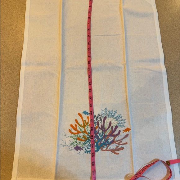 Coral Reef Design kitchenTowels - White - Picture 3 of 3